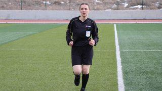 Nevşehir’de ilk kez bir kadın hakem maça çıktı