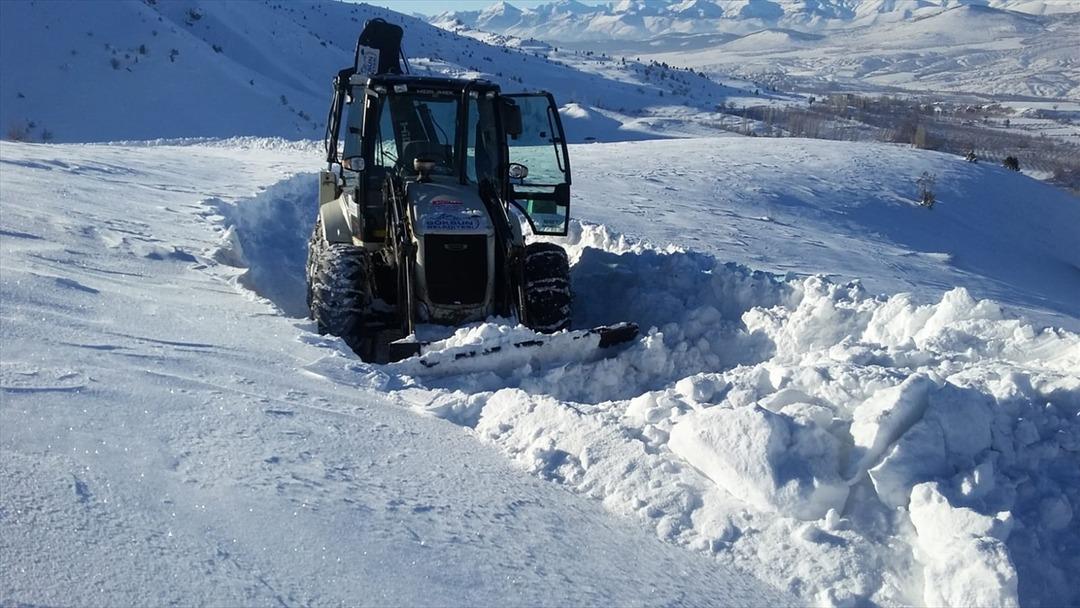 'Akdeniz'in Sibiryası'nda yollar a&ccedil;ıldı 