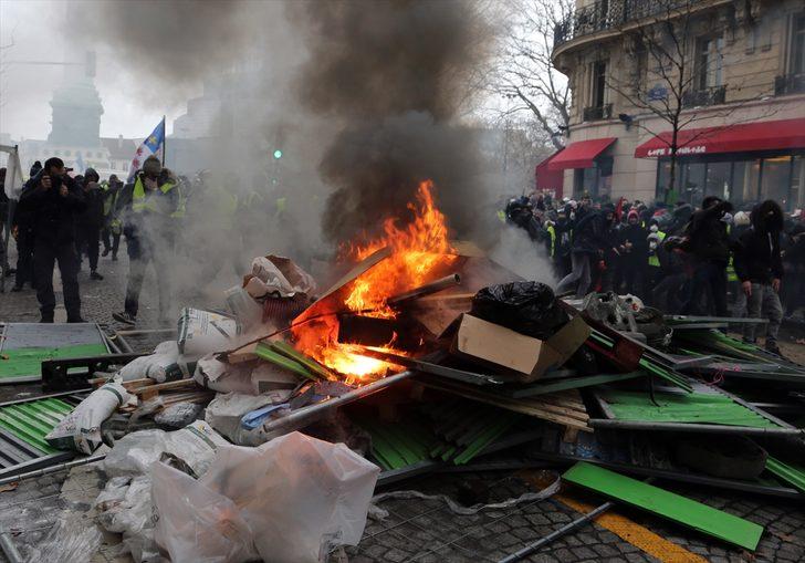 Fransa'da sarı yelekliler gösterilerin 11'inci haftasında sokaklarda  G5