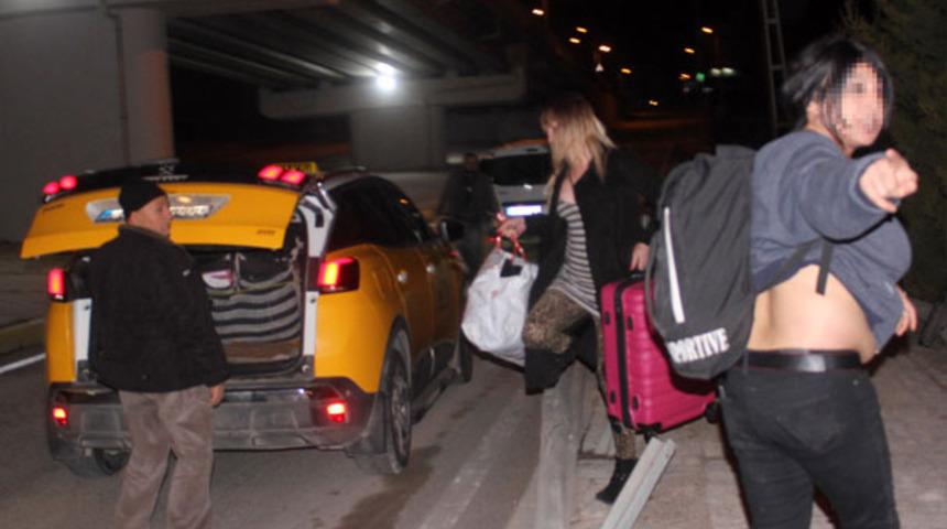 Karaman'da trans bireyler günlük evde dehşet saçtı! Gazetecileri görünce soyunmaya kalkıştılar