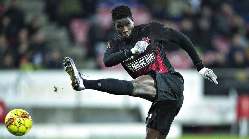 G.Saray'a s&uuml;rpriz forvet! Boyu 2,01...