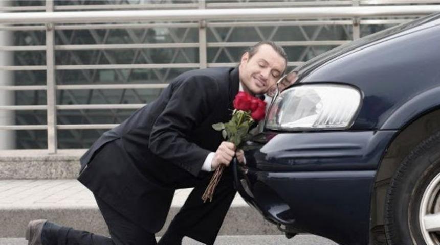 Arabanıza aşık olduğunuzu g&ouml;steren 11 davranış
