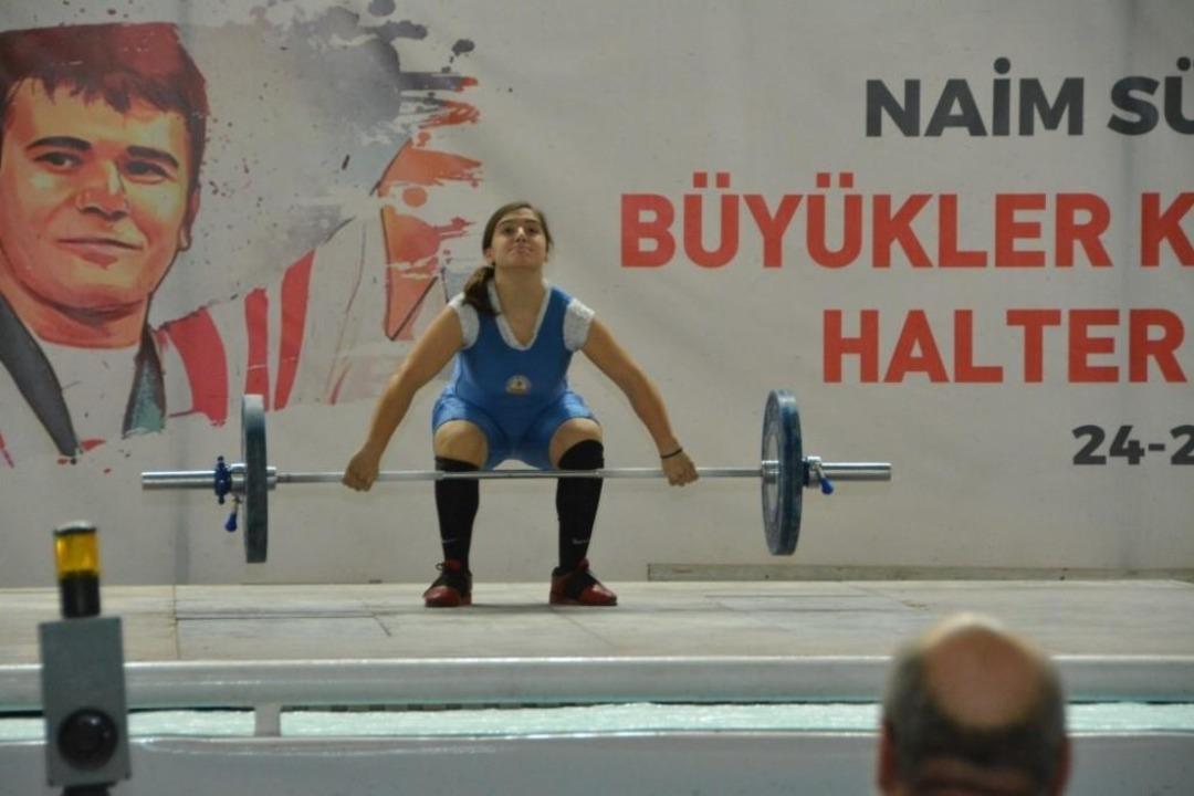 Halter B&uuml;y&uuml;kler T&uuml;rkiye Şampiyonası&rsquo;nda 528 sporcu yarıştı