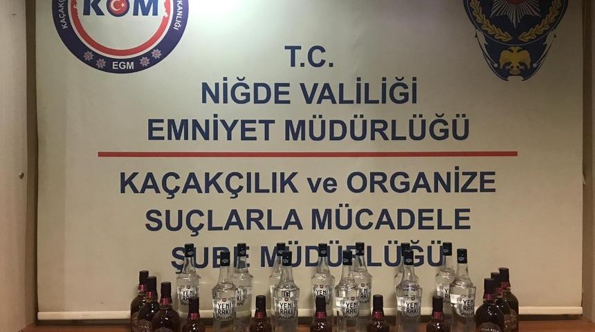 Yolcu otob&uuml;s&uuml;yle ka&ccedil;ak i&ccedil;ki taşırken yakalandı