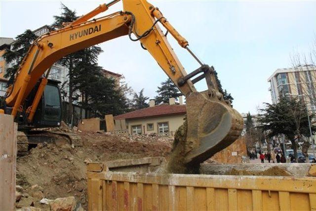 Ertuğrulgazi Camii inşaatında hafriyat çalışmaları başladı