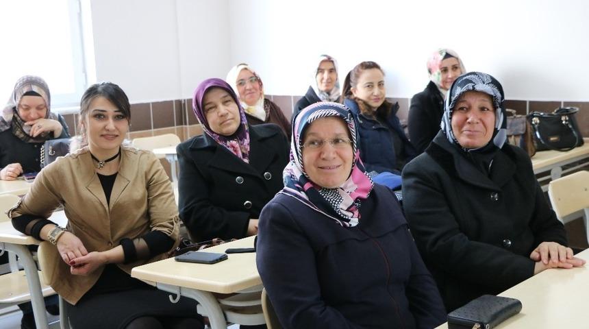 Dernekleşen kadınlar &uuml;retime katkı sağlayacak