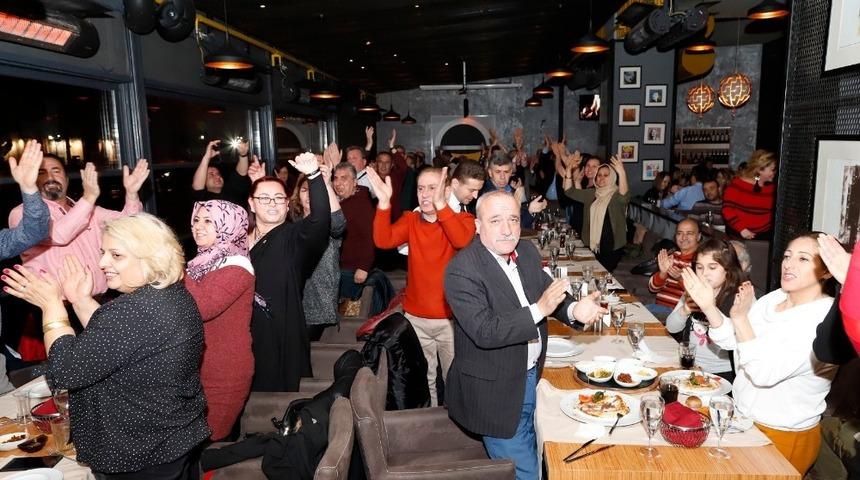 Yarım asır &ouml;ncesindeki lise &ouml;ğrencileri bir araya geldi