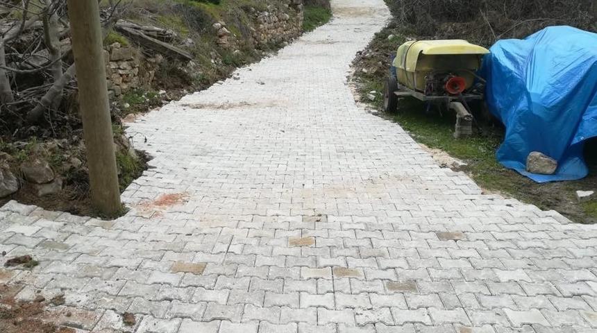 Bayırk&ouml;y&rsquo;de yol ve taş yenileme &ccedil;alışmaları devam ediyor