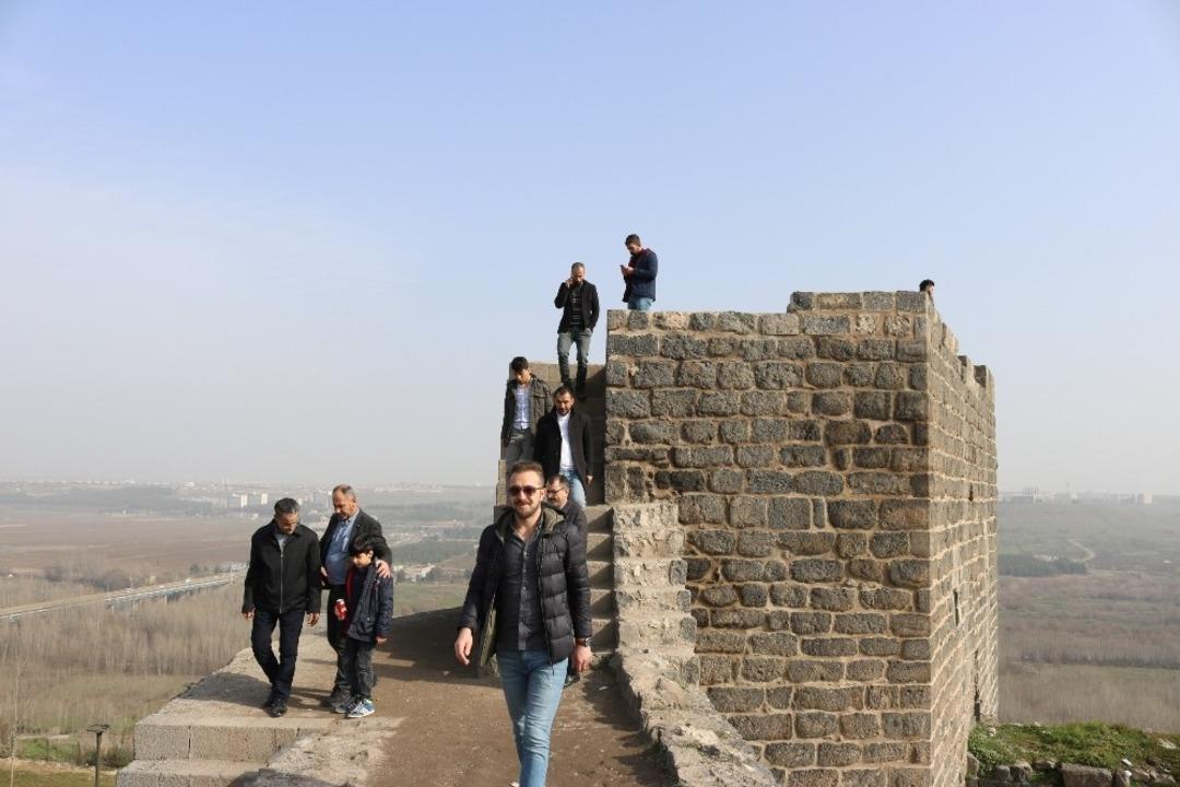 Vatandaşlar g&uuml;neşli havanın tadını &ccedil;ıkardı