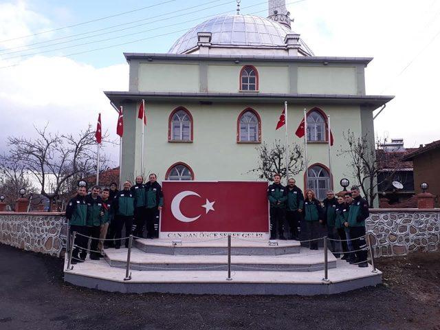 Acil Yardım Ekibi Akdağ’ın zirvesine çıktı