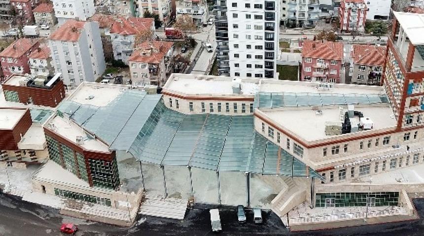 Karşıyaka&rsquo;nın kapalı pazar yeri a&ccedil;ılışa g&uuml;n sayıyor