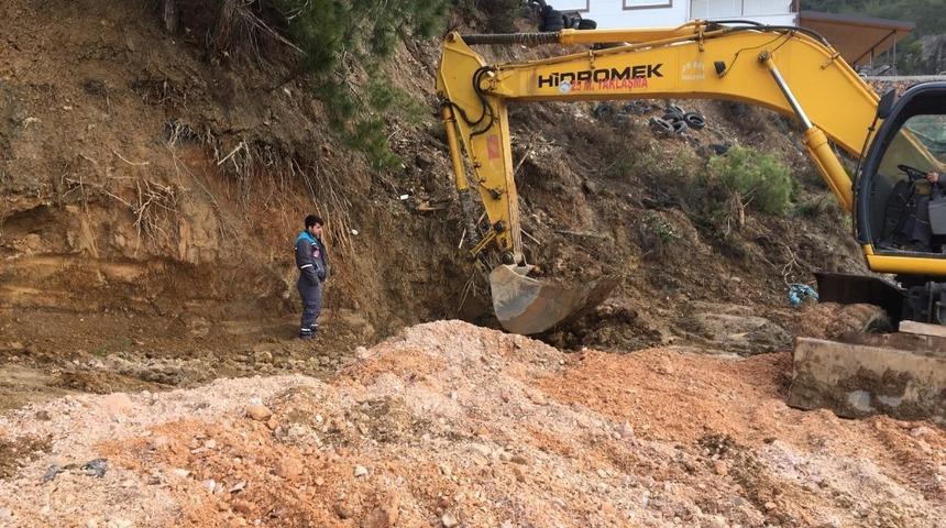 Alanya&rsquo;da yağmur sonrası &ccedil;alışmalara başlandı