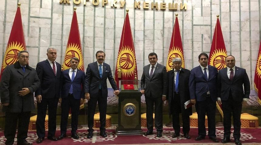 ETB Y&ouml;netim Kurulu Başkanı Hakan Oral&rsquo;dan iki &ouml;nemli yurt dışı ziyareti