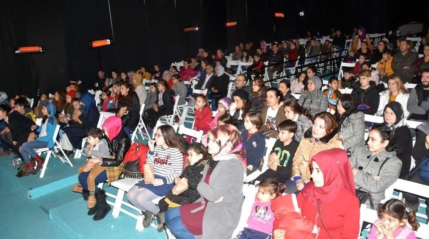 &ldquo;Annemin Yarası&rdquo;na Aliağalı sinemaseverlerden tam not