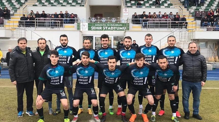 Sahaya Doğu T&uuml;rkistan mesajıyla &ccedil;ıktılar