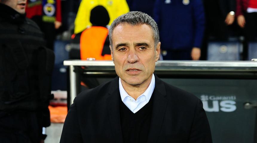 Ersun Yanal: Slimani'nin Fenerbahçe'yle bağı zayıfladı