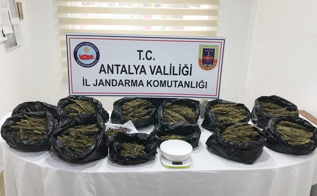 Cami yanında uyuşturucu satışına katlamalı ceza