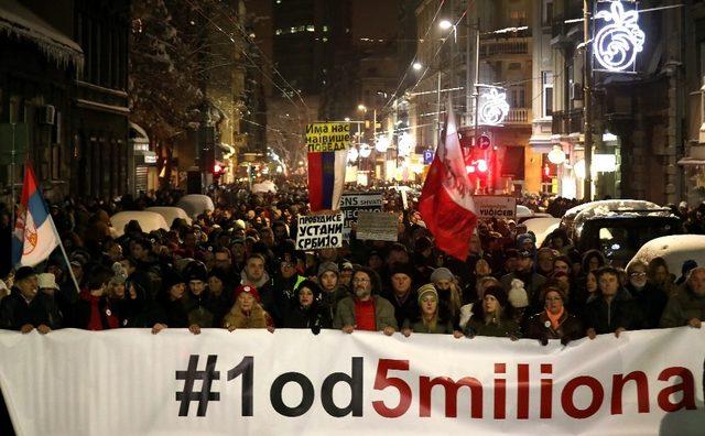 Belgrad’da hükümet karşıtı eylemler sekizinci haftada