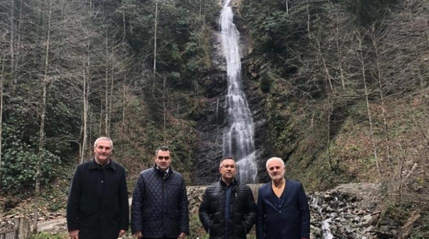 Vali &Ccedil;eber T&uuml;rkiye&rsquo;nin en y&uuml;ksek şelalesini inceledi