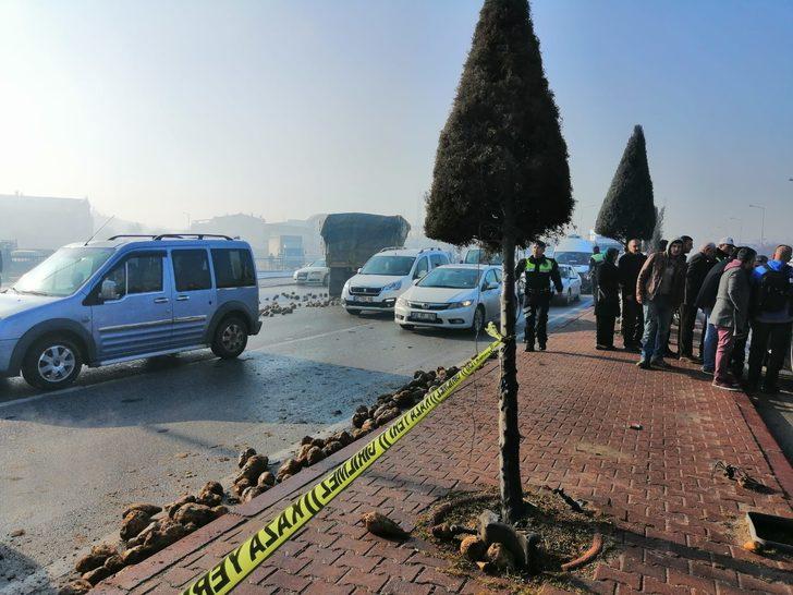 Konya Haberleri: Konyada sisli yolda 10 araç birbirine girdi: 1 ölü Konya Haberleri: Konyada sisli yolda 10 araç birbirine girdi: 1 ölü
