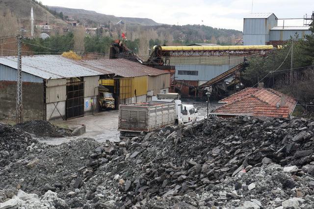 Amasya'da maden ocağında göçük: 3 işçi toprak altında (1)