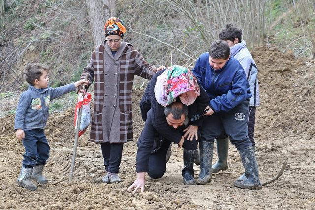 Oğlunun sırtında taşıdığı Kaniye ninenin sağlık durumu iyiye gidiyor