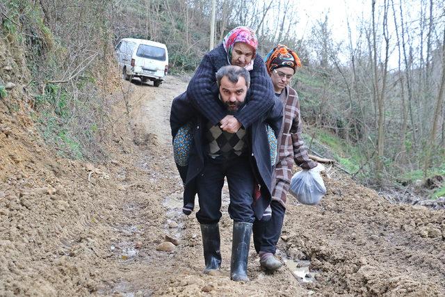 Oğlunun sırtında taşıdığı Kaniye ninenin sağlık durumu iyiye gidiyor