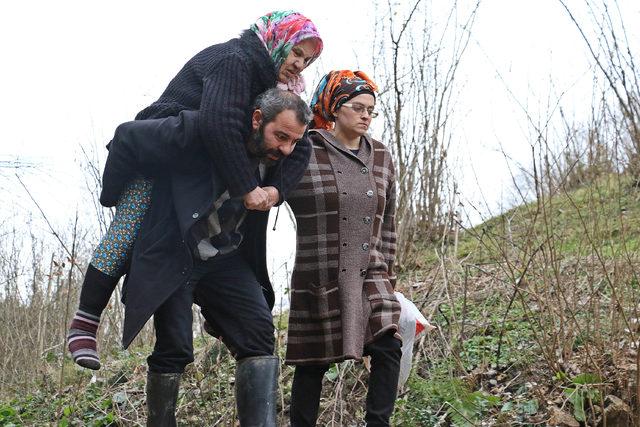 Oğlunun sırtında taşıdığı Kaniye ninenin sağlık durumu iyiye gidiyor