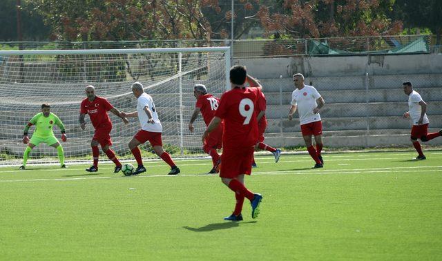 TBMM ve KKTC meclis futbol takımları arasında dostluk ma&ccedil;ı 1