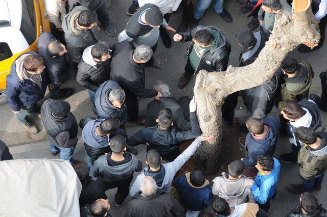 Çocuğa taciz şüphelisini linçten polis kurtardı