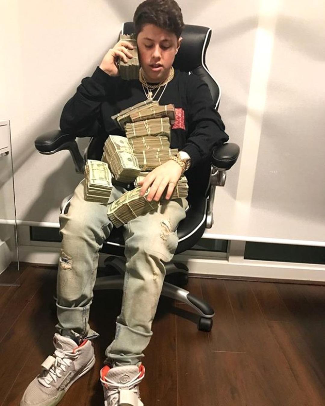 4 yıl &ouml;nce bulduğu fikir sayesinde paraya para demiyor!