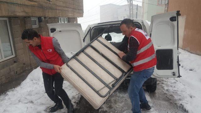 Kızılaydan dar gelirli ailelere destek