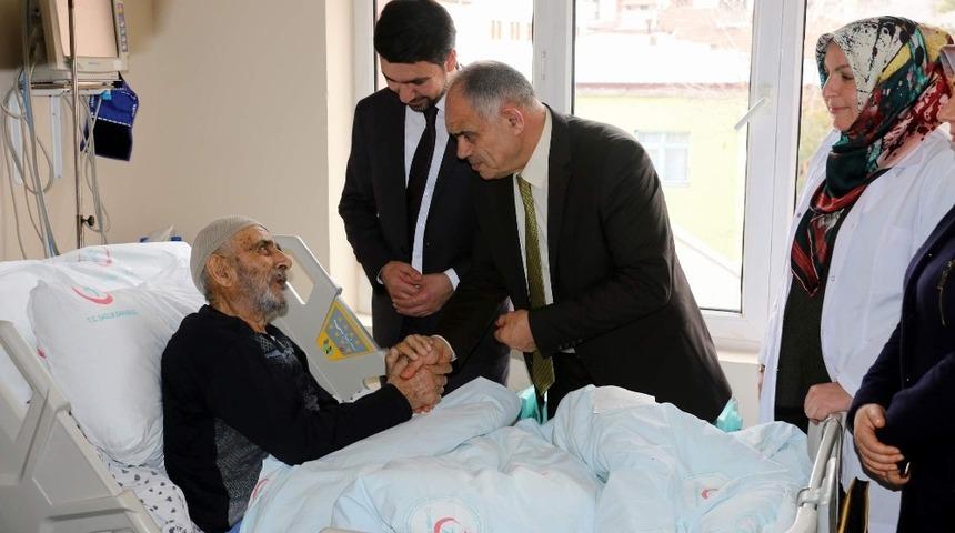 Başkan Öztürk’ten hastane ziyareti