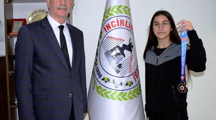 Başkan Kale; “Sporun ve sporcunun yanındayız.”