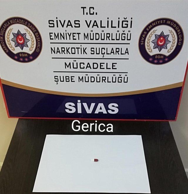 Sivas’ta sokak satıcılarına operasyon: 3 tutuklama