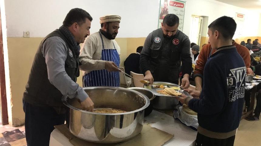 Eğitim Bir-Sen&rsquo;in yardım eli Pakistan&rsquo;da