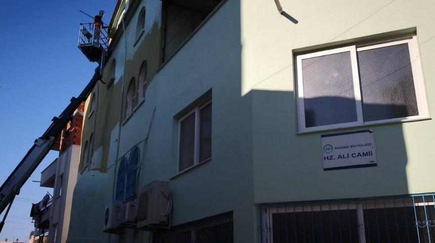 Akdeniz&rsquo;de cami ve okullar bakımdan ge&ccedil;iriliyor