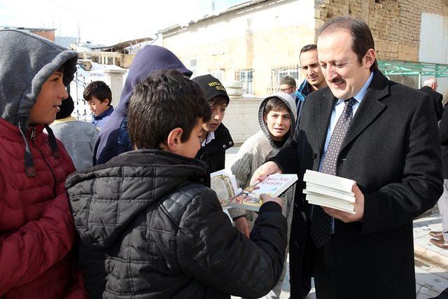 Vali Pehlivan, Mutlu Köyü’nde vatandaşlar ve köy muhtarları ile bir araya geldi