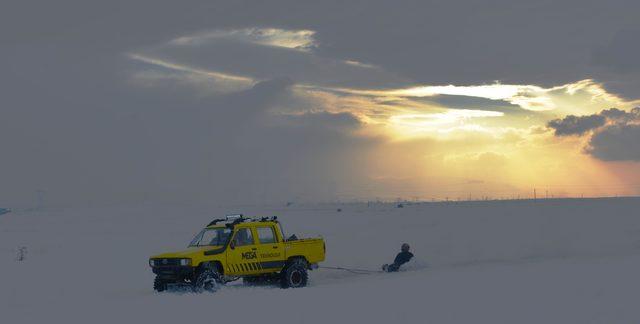 Karla kaplı Erzurum Ovası'nda 4X4'lük eğlence