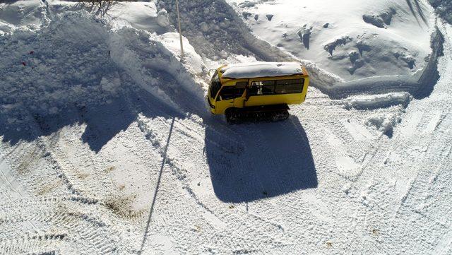 Uludağ'da kar motoruna alternatif, paletli minibüs