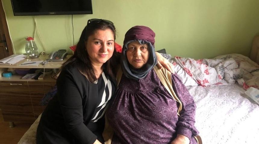 &Uuml;nl&uuml; Erdoğdu ailesini ziyaret etti