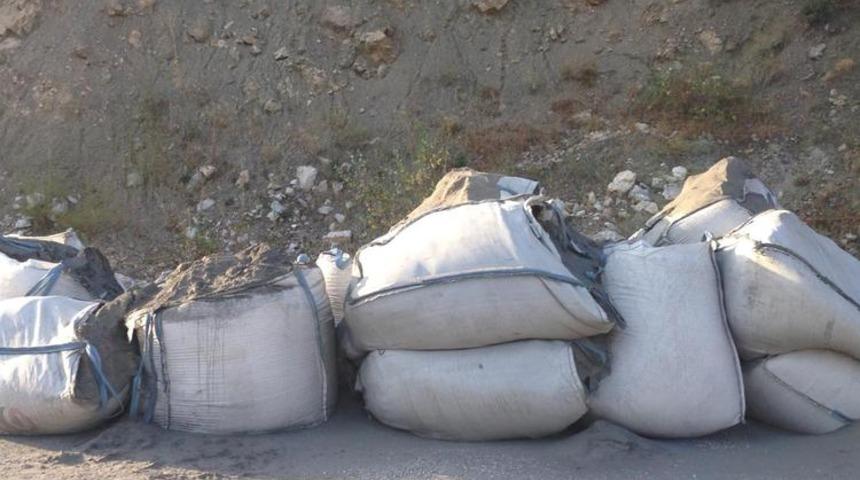 Bilecik'te halkı tedirgin eden çuvallar! Tonlarca kimyasal atık...
