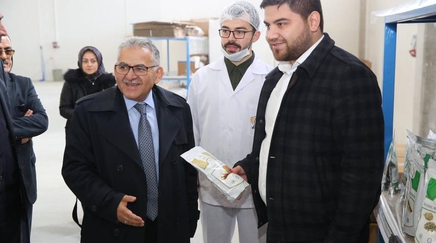 Başkan B&uuml;y&uuml;kkılı&ccedil;: &ldquo;&Ccedil;&ouml;lyak hastalarının destek&ccedil;isiyiz&rdquo;