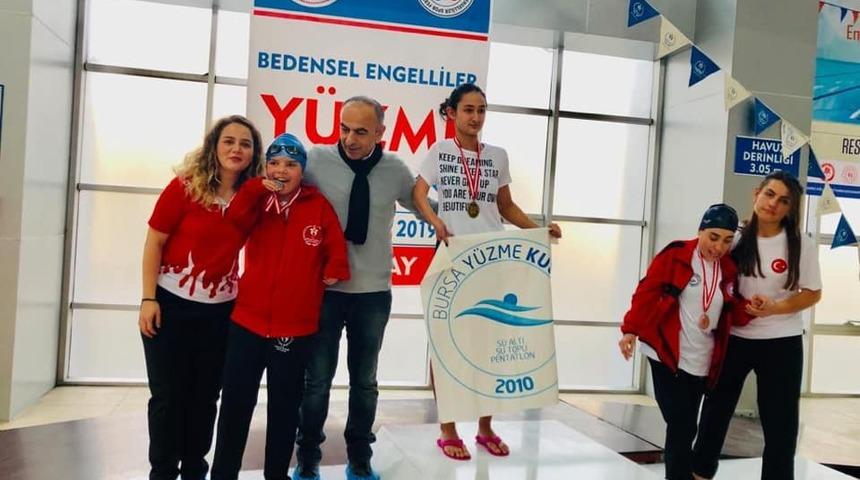 Rizeli engelli y&uuml;z&uuml;c&uuml;ler başarıları ile g&ouml;z dolduruyor