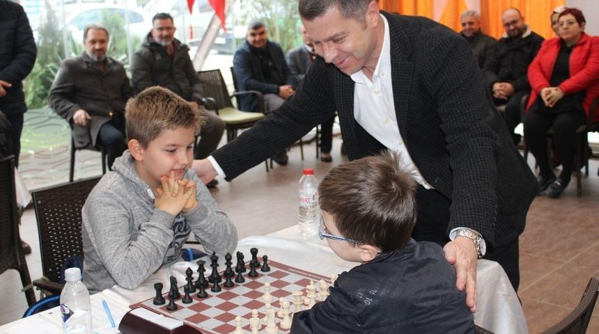&Ccedil;an Belediyesi 7. Satran&ccedil; Turnuvası başladı