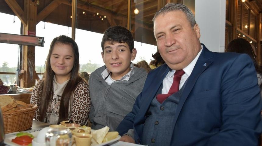 Başkan Çerçi, otizmli çocuklar ile buluştu