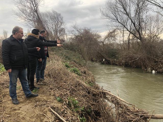 İznik’in en büyük deresinin rengi değişti