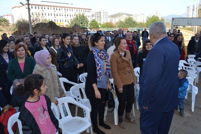 Kozan Sosyal Yaşam Merkezi’nin temeli atıldı