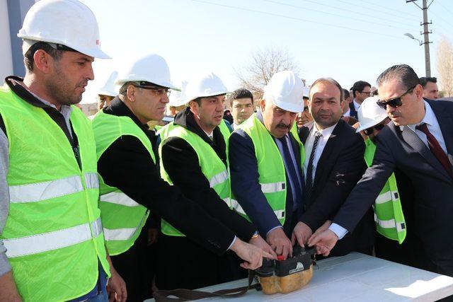 Kozan Sosyal Yaşam Merkezi’nin temeli atıldı