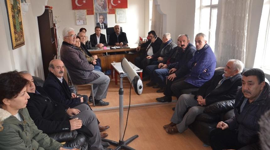 CHP&rsquo;li G&ouml;k&ccedil;e Hekimhan il&ccedil;esini ziyaret etti